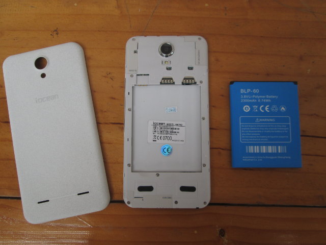 Iocean M6752 micro SIM slots and Battery (Click to Enlarge)
