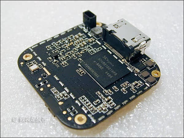 Xiaomi_Mi_Box_Mini_NAND_Flash