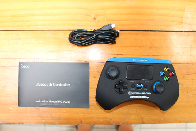 Entertainment_Box_Ipega_Bluetooth_Controller