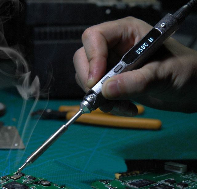 ts100-soldering-iron