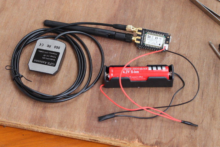 RAK811-LoRa-GPS-Tracker-Battery