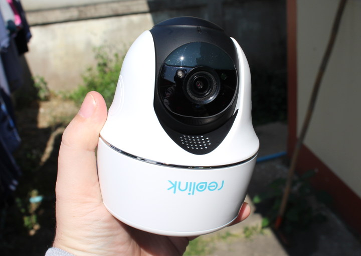 Reolink Argus PT Review - A Solar powered Pan-Tilt Security Camera