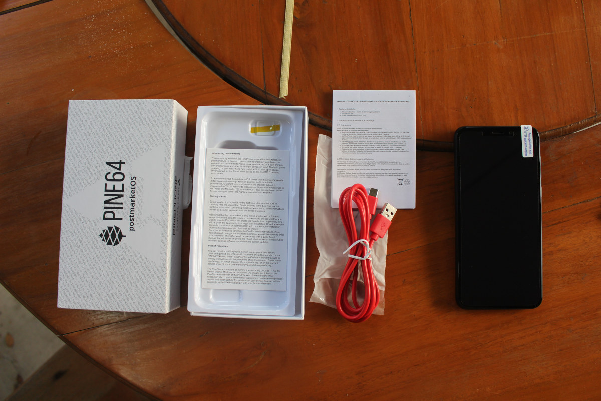 Pinephone user manual USB cable