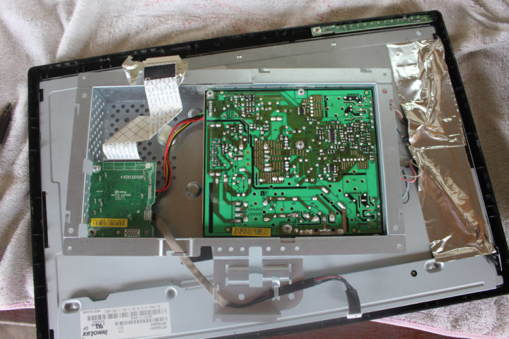 Placa analógica, placa de alimentación del monitor VGA