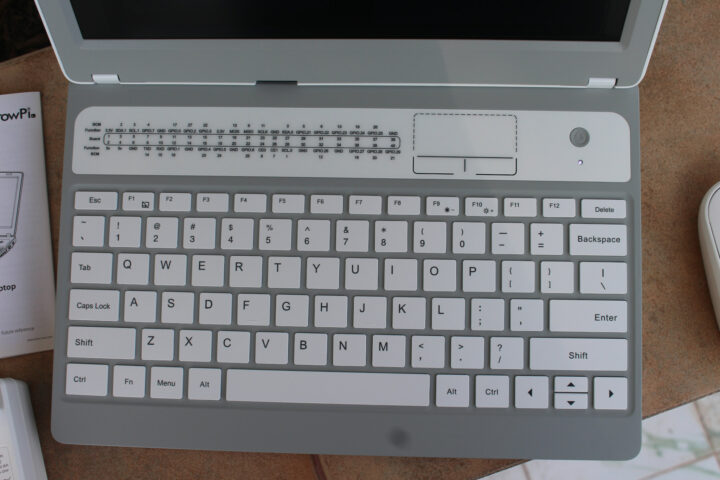 CrowPi L keyboard layout