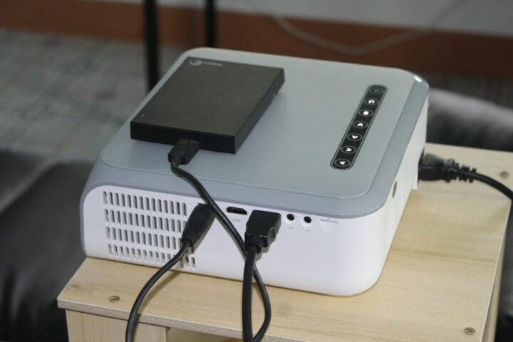 MECOOL KP1 Android 11 projector: HDMI inputs & USB port