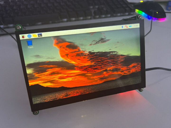 Raspberry Pi OS touchscreen display