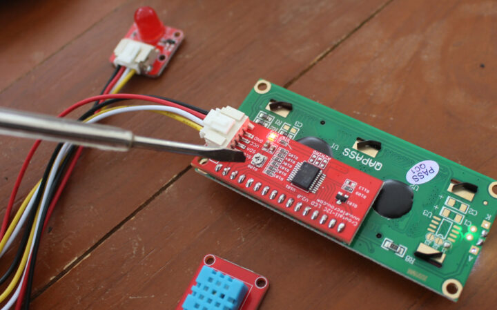 LCD module potentiometer