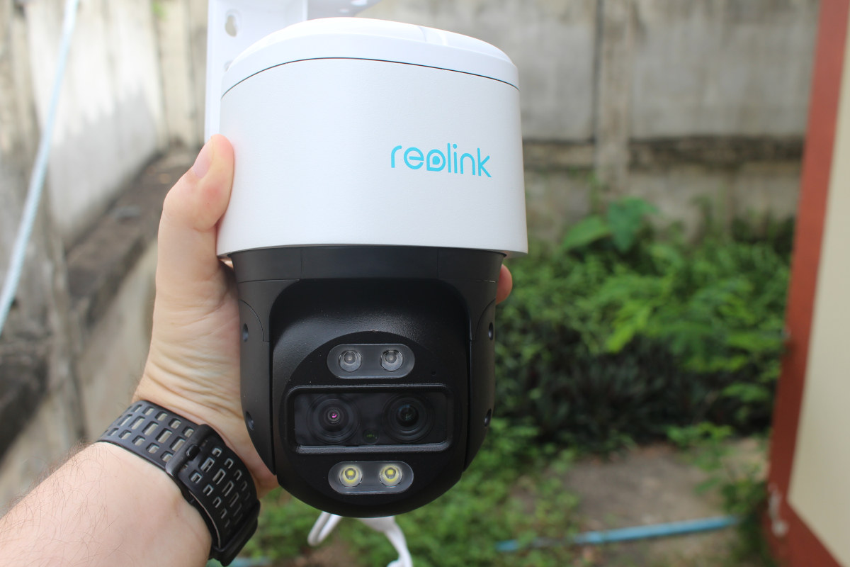 Reolink Trackmix Series Outdoor PoE 4K/8MP Security Camera with Spotlight  White TMP4K - Best Buy