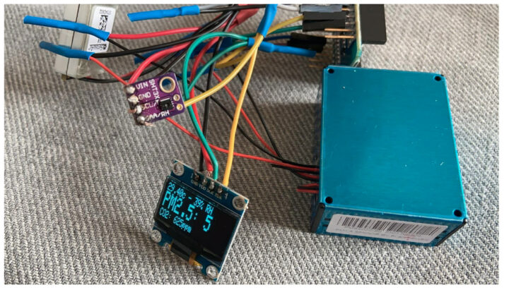 DIY air quality monitor no enclosure no PCB