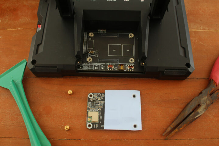 Remove CB1 system-on-module Pad 7 tablet PC