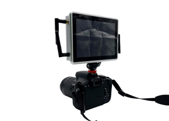 7-inch RK3588 display attached to a DSLR camera
