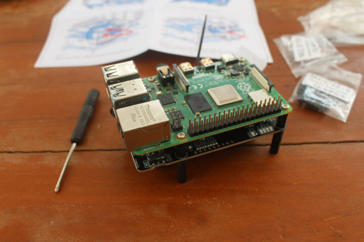 SunFounder Raspberry Pi UPS Power Supply assembly