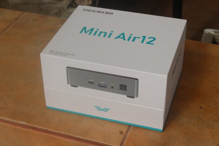 GEEKOM Mini Air12 package