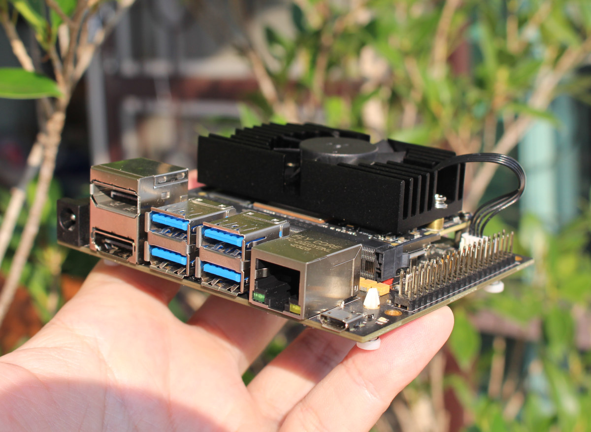 Mixtile Core 3588E development kit review