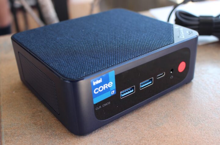 Beelink SEi12 i7-12650H mini PC front panel