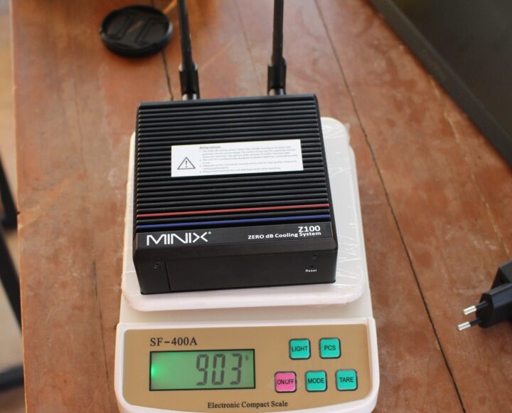 Fanless mini PC weight