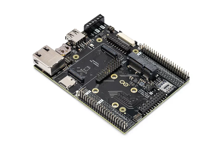 Arduino Pro Portenta Mid carrier board