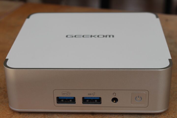 GEEKOM XT12 Pro mini PC front panel