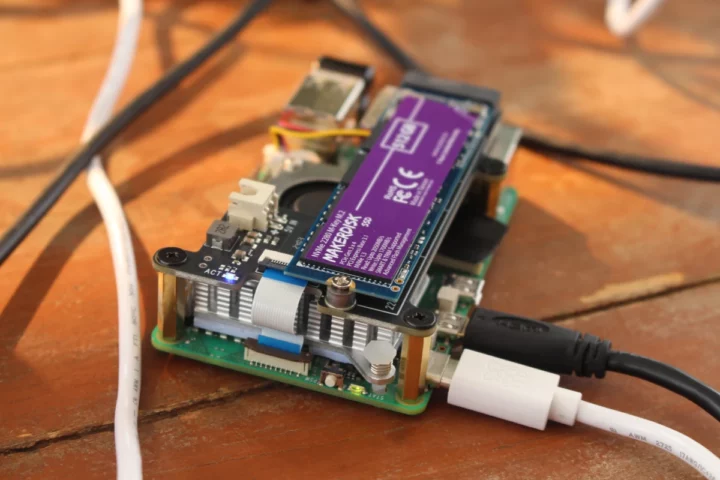 GEEKWORM X1001 Raspberry Pi 5 FPC cable installation