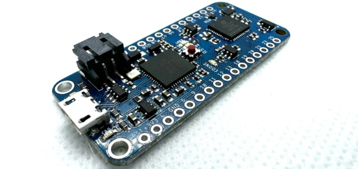 The ICE5LP4K Feather Development Board