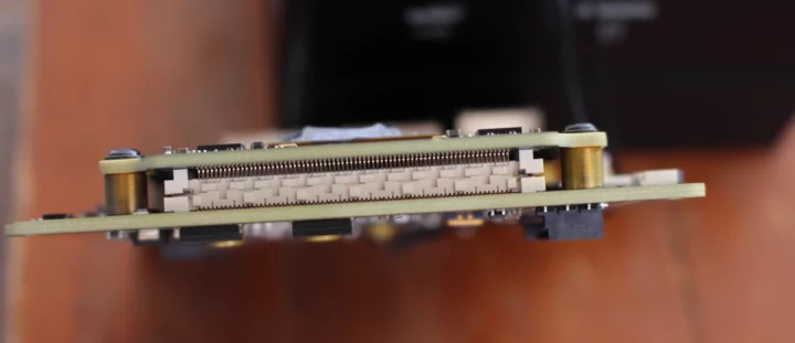 AICore SG2300X B2B connector