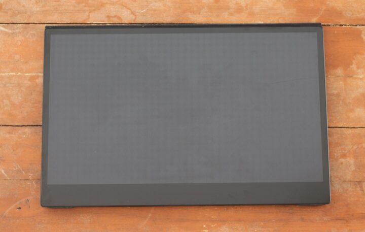 CrowVi 15.6-inch display