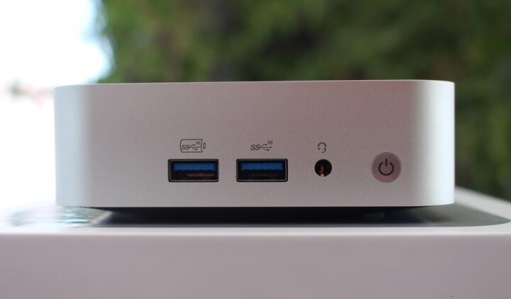 GEEKOM A8 mini PC front panel