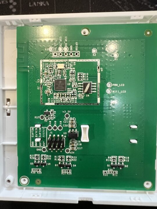 ESP32 wireless smart wall switch