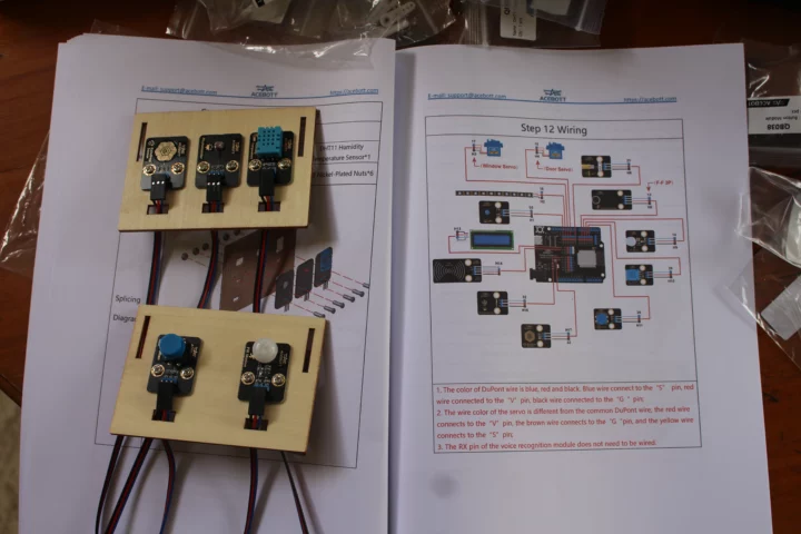 ACEBOTT Smart Home Kit Roof Assembly