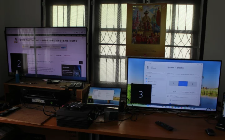 Cincoze DS-1402 Multiple independent displays