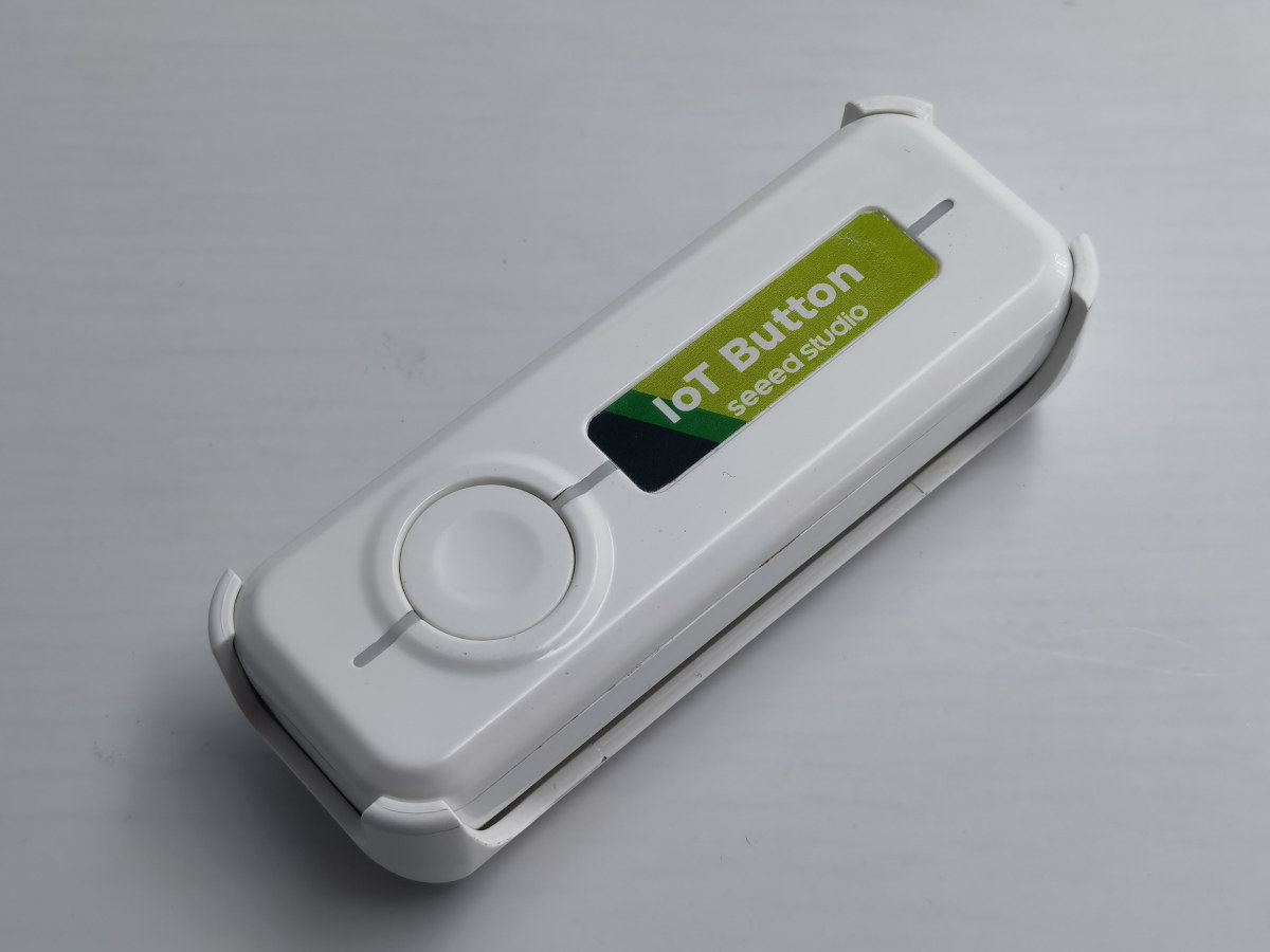 Seeed Studio ESP32-C6 IoT Button