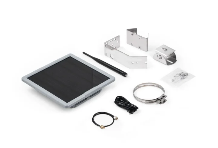 SenseCAP Solar Node P1 Meshtastic repeater kit with mounting bracket and accessories