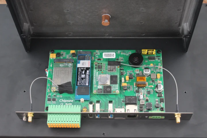 Chipsee PPC-CM5-156 panel PC teardown