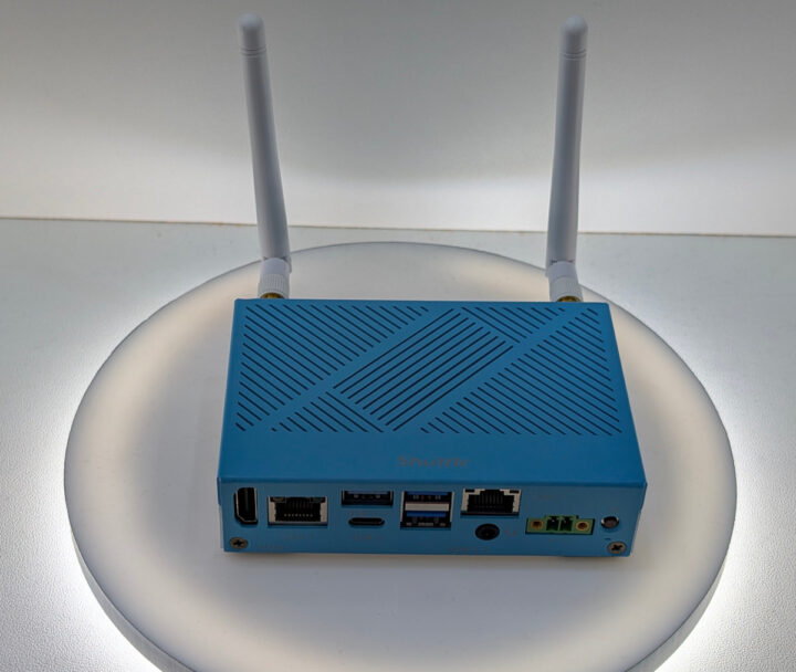 Shuttle FTL1 IoT Edge gateway with Twin Lake/Amston Lake CPU
