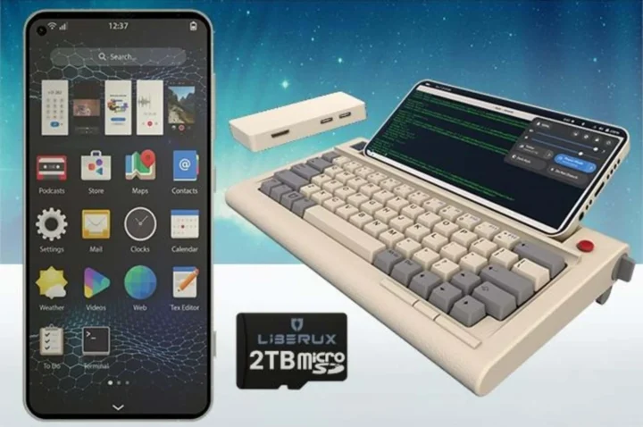 Liberux Linux Smartphone and dock Liberux NEXX Linux Smartphone and dock